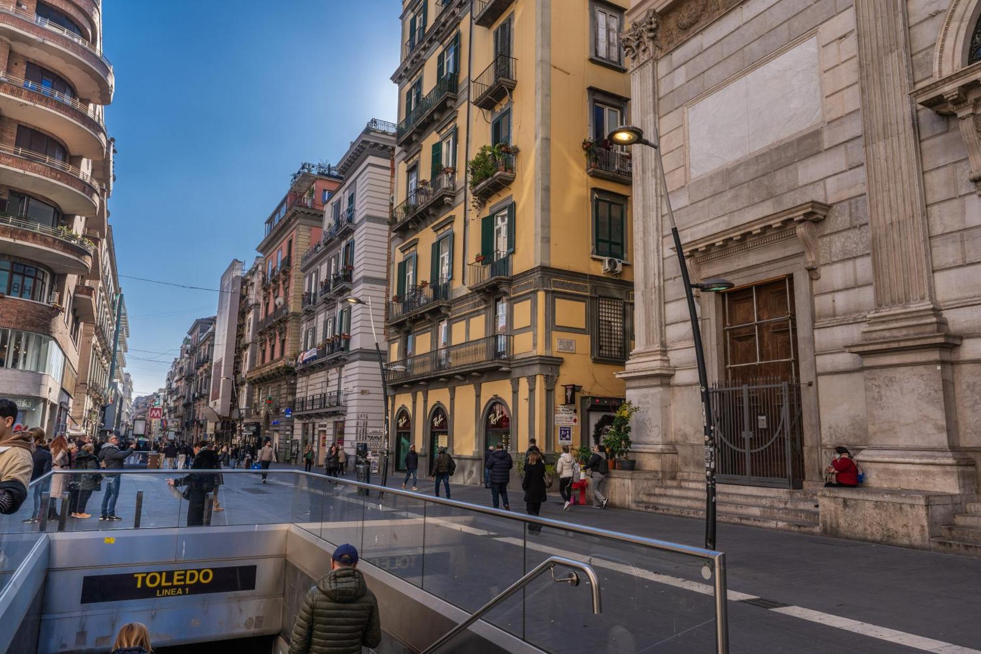 Due Porte A Toledo Napels Buitenkant foto